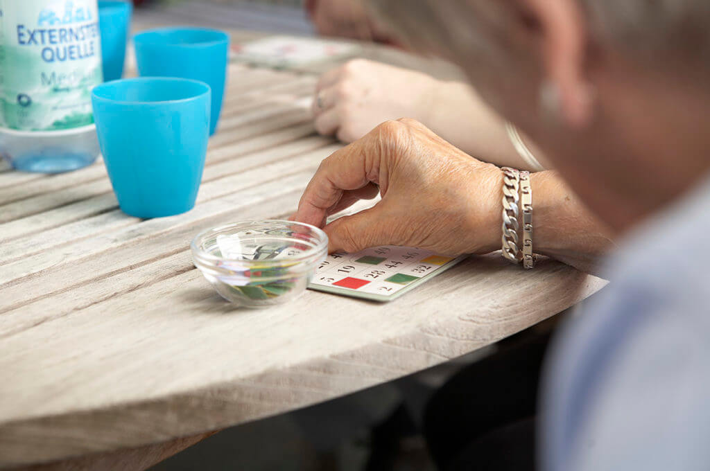 mittendrin im kalletal - Bingo spielen auf der Terrasse